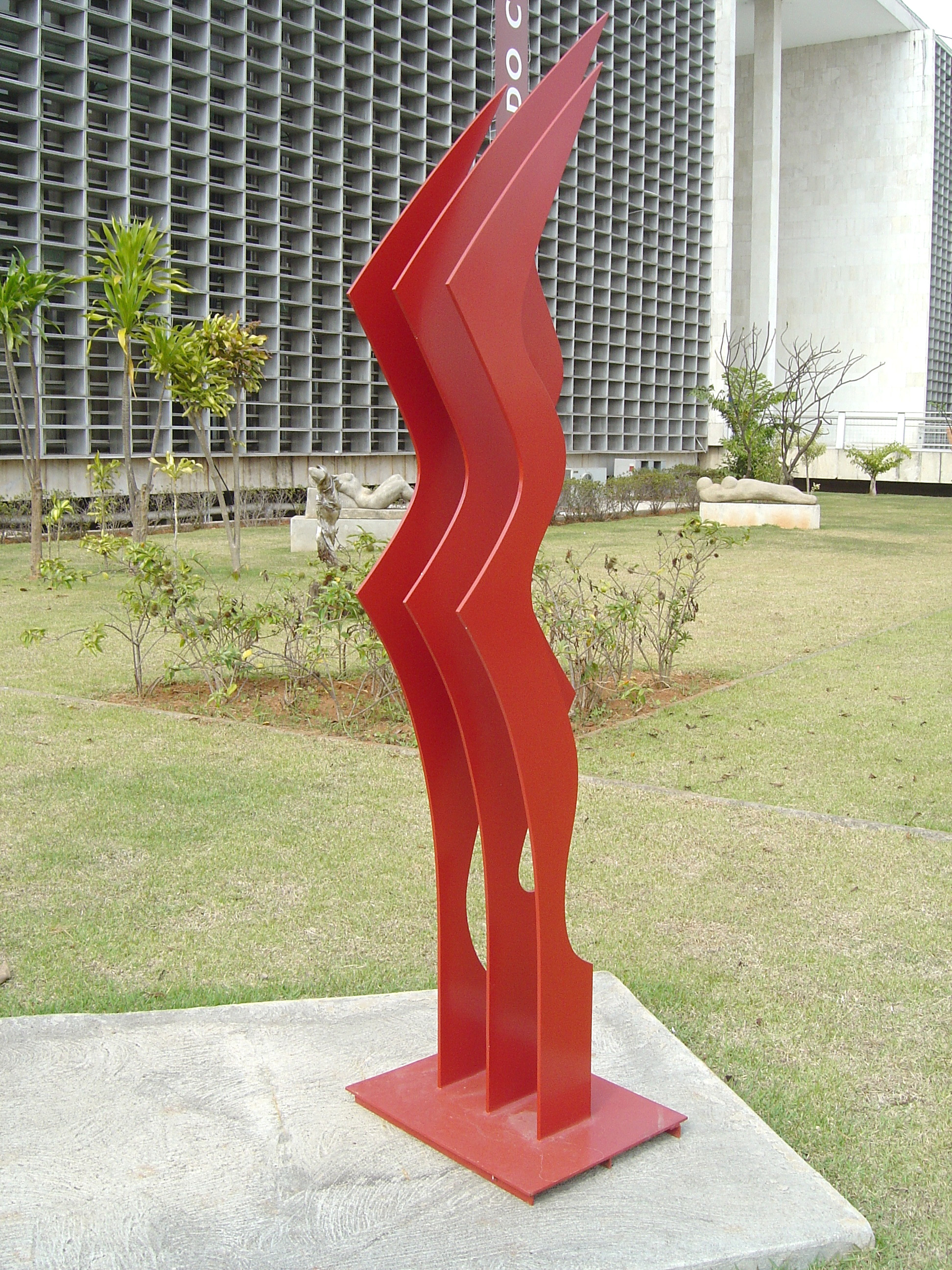 <a style='float:right;color:#ccc' href='https://www3.al.sp.gov.br/repositorio/noticia/03-2008/DEISE ESCULTURA.jpg' target=_blank><i class='bi bi-zoom-in'></i> Clique para ver a imagem </a>